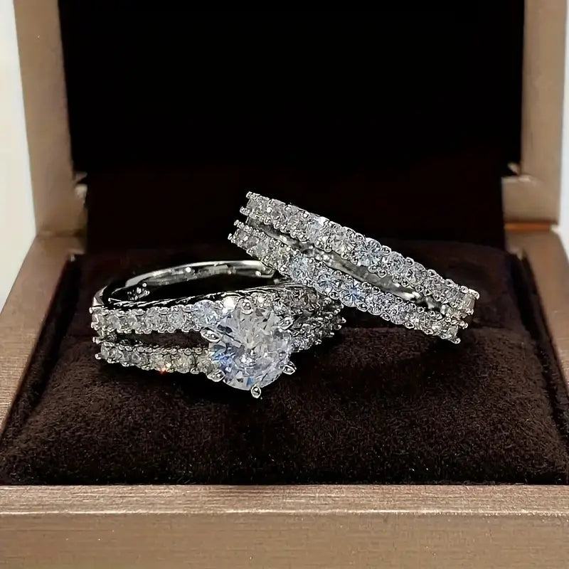 Beatrice | Gold Ring Set with Round-Cut Diamond
